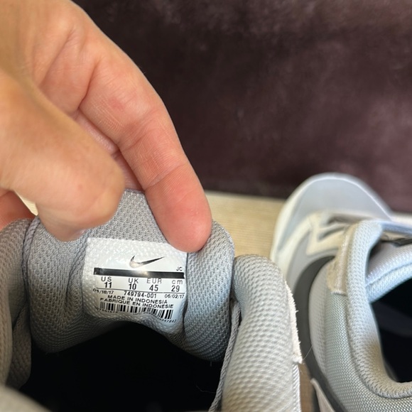 Nike MD Runner 2 Light Gray and Black Sneakers - Picture 4 of 6